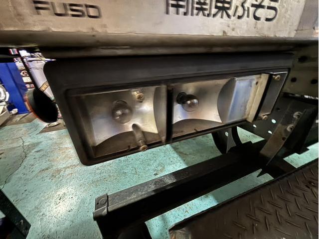 キャンター  テールレンズ  ラジエーターキャップ  エアエレメント ファンベルト  タイロッドエンドブーツ 交換
安心　安全　守口　門真　寝屋川　高槻　枚方　オートスピリット