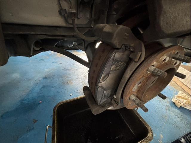 ハイエース ブレーキパッド スタビリンク ウォーターバイパスパイプ 交換　安心　安全　守口　門真　寝屋川　
高槻　枚方　オートスピリット　