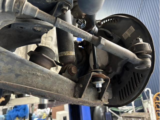 ハイエース ブレーキパッド スタビリンク ウォーターバイパスパイプ 交換　安心　安全　守口　門真　寝屋川　
高槻　枚方　オートスピリット　