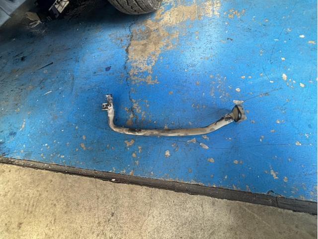 ハイエース ブレーキパッド スタビリンク ウォーターバイパスパイプ 交換　安心　安全　守口　門真　寝屋川　
高槻　枚方　オートスピリット　