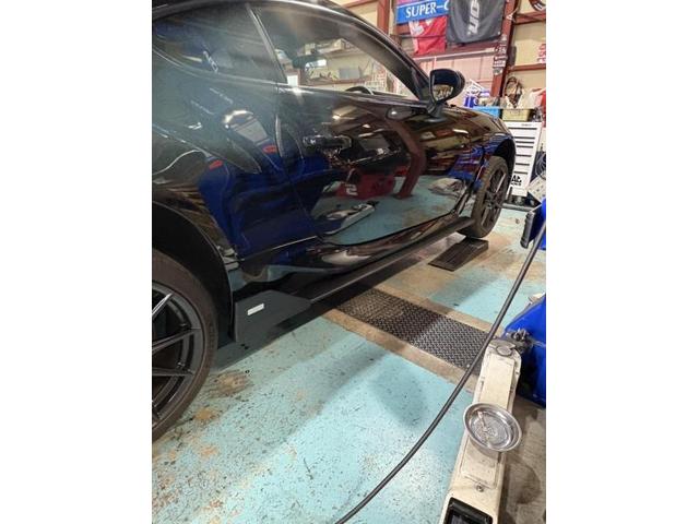 トヨタ　ＧＲ８６　板金・外装補修　フロントリップ、サイドリップ、サイドブレーキグリップ、室内パネル取り付け 　安心　安全　守口　門真　寝屋川　高槻　枚方　オートスピリット