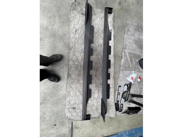 トヨタ　ＧＲ８６　板金・外装補修　フロントリップ、サイドリップ、サイドブレーキグリップ、室内パネル取り付け 　安心　安全　守口　門真　寝屋川　高槻　枚方　オートスピリット