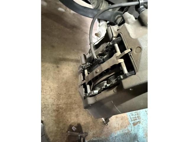 レクサスLS460 　ブレーキパット センサー 交換　安心　安全　守口　門真　寝屋川　高槻　枚方　オートスピリット