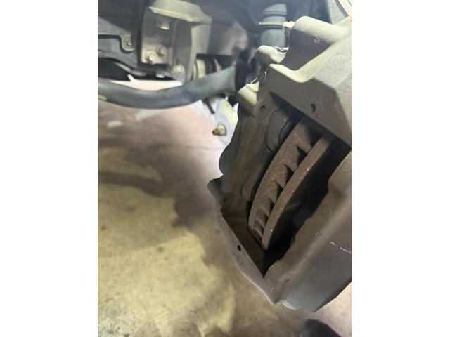 レクサスLS460 　ブレーキパット センサー 交換　安心　安全　守口　門真　寝屋川　高槻　枚方　オートスピリット