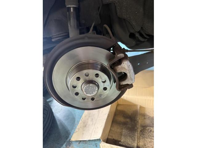 アウディ A3　ブレーキパット ローター 交換　暗視Hん　安全　守口　門真　寝屋川　高槻　枚方　オートスピリット　