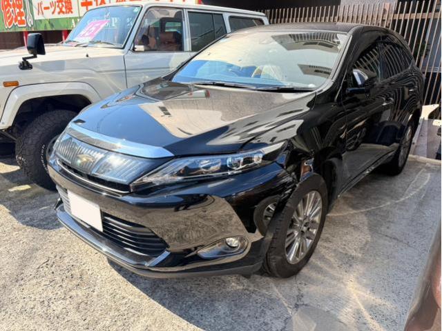 トヨタ　ハリアー　板金・外装補修　フロントバンパー　フェンダー　安心　安全　守口　門真　寝屋川　高槻　枚方　オートスピリット