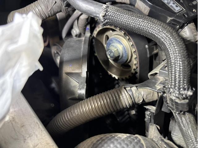 ハイエース 　タイミングベルト　 アイドラプーリー テンショナー 交換　安心　安全　守口　門真　寝屋川　高槻　枚方　オートスピリット