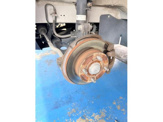 スズキ  エブリィ タイヤ4本 フロントパッド リアO2センサー プラグ コイル 交換　安心　安全　守口　門真　寝屋川　高槻　枚方　オートスピリット