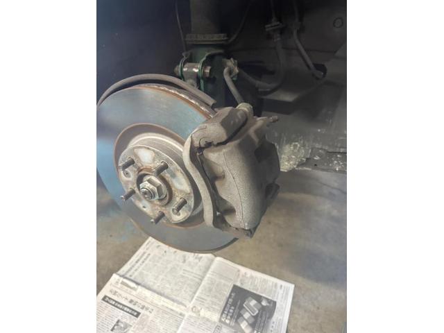 マツダ　ＭＰＶ　内装補修・修理　前後ブレーキパッド交換　安心　安全　守口　門真　寝屋川　高槻　枚方　オートスピリット