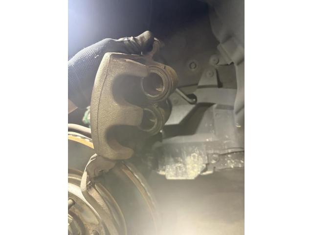 マツダ　ＭＰＶ　内装補修・修理　前後ブレーキパッド交換　安心　安全　守口　門真　寝屋川　高槻　枚方　オートスピリット