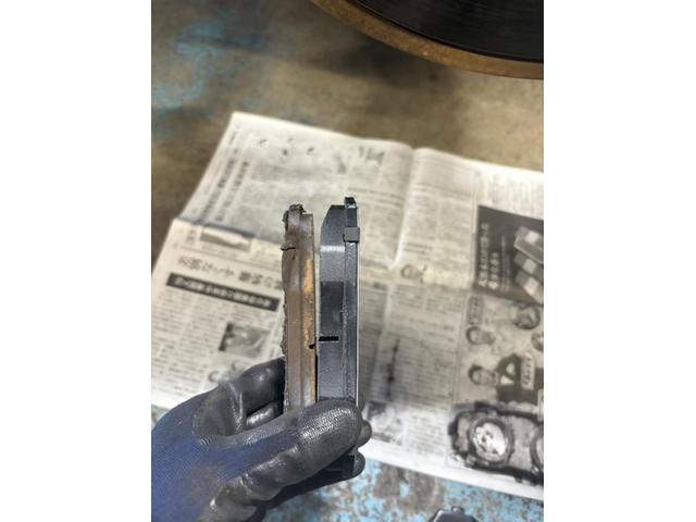 マツダ　ＭＰＶ　内装補修・修理　前後ブレーキパッド交換　安心　安全　守口　門真　寝屋川　高槻　枚方　オートスピリット