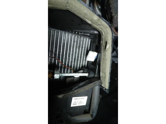 ニッサン　バネットトラック　エアコンの効かない　エバポレーターの詰まり　洗浄　大阪　トラック・バン　修理　春田自動車