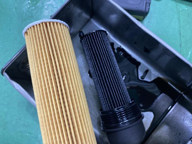 メルセデスベンツ　ＣＬＳ２２０ｄ　ディーゼル車用(オイル交換)　　大阪　トラック・バン　修理　春田自動車