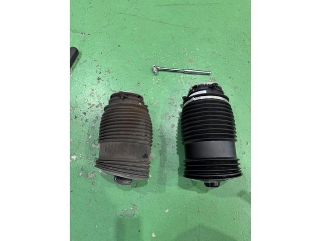 メルセデスベンツ　Ｃクラスワゴン　車高が下がる　エアサス交換　　大阪　トラック・バン　修理　春田自動車