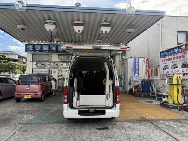 トヨタ　ハイエースバン　福祉車両