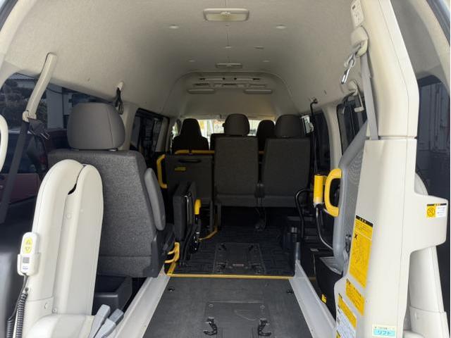 トヨタ　ハイエースバン　福祉車両