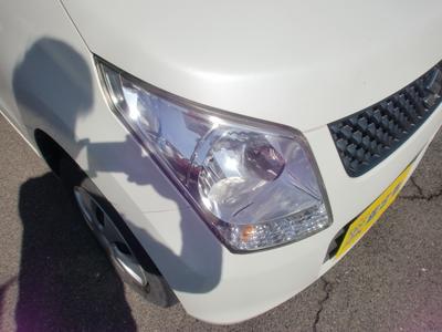 ヘッドライトバルブの取付もお任せ下さい！