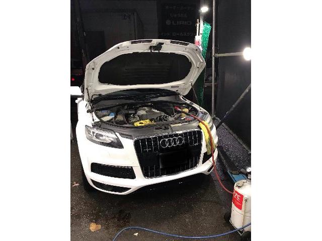 Audi Q7 オイル交換いたしました(^^)