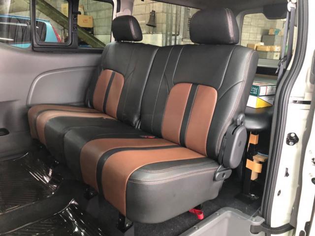 NV350キャラバン　シートカバー装着