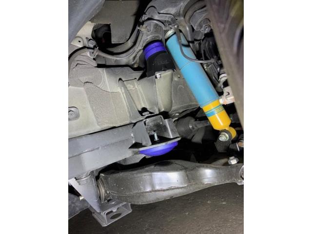 NV350キャラバン　バンプストップ　交換