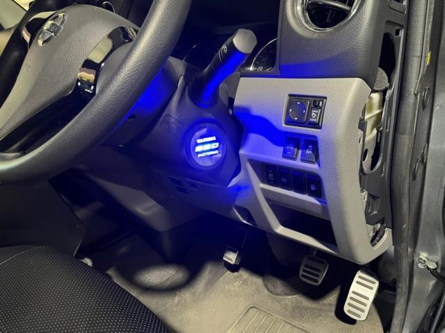 NV350キャラバン　LEDキーシリンダープレート　装着