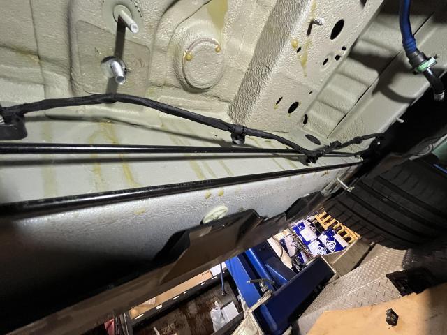 BMW  X6
電動サイドステップ