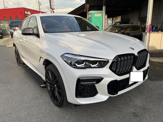 BMW  X6
電動サイドステップ