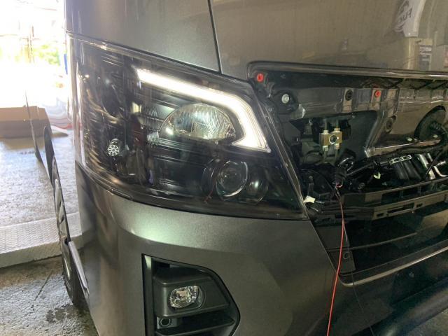 キャラバン
ヘッドランプ　ブラックアウト