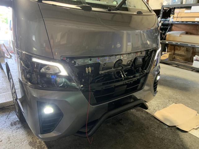 キャラバン
ヘッドランプ　ブラックアウト