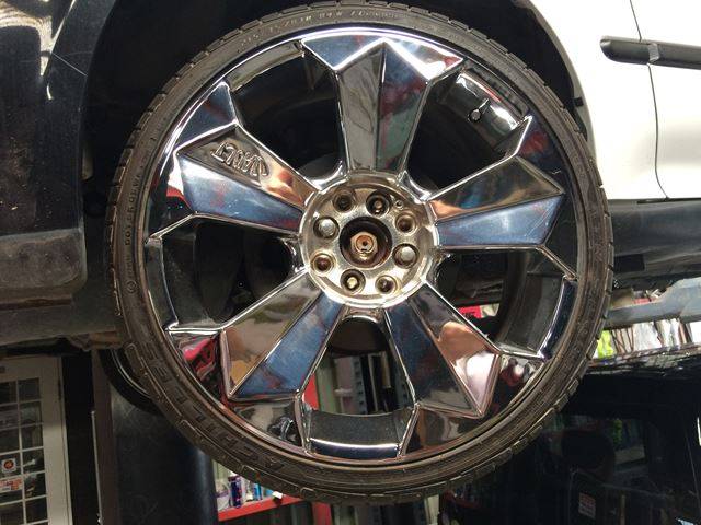 持込でのタイヤ組み換えもお任せください。