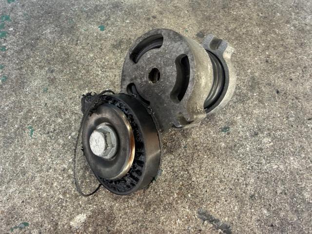 BMW3シリーズ、ベルトテンショナー交換!大阪府、奈良県、京都府、兵庫県、BMW修理