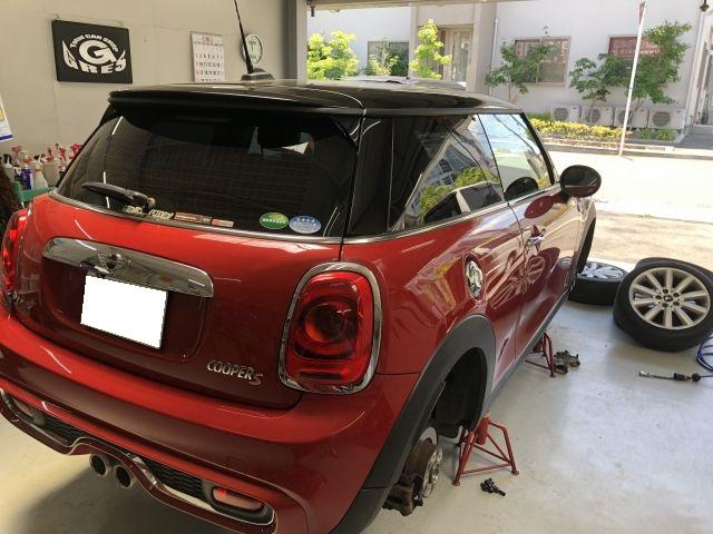 大阪府 寝屋川市より DBA-XM20 BMW MINI　タイヤ直送希望のご依頼
タイヤ交換（入替）バランス調整　カーショップＧＲＥＳ(グレス)