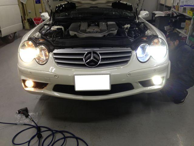 大阪市・中央区より R230 SL ベンツSL55AMG　LEDバルブ　HIDキット　パーツ持込み取付交換　HIDヘッドライト　LEDフォグバルブ交換　四條畷　カーショップGRES(グレス)