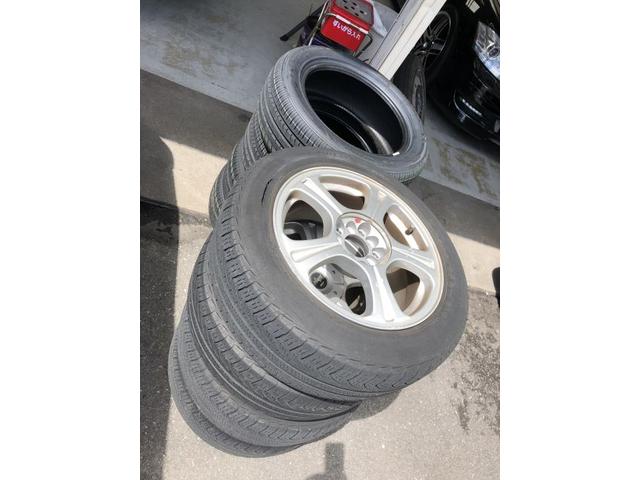 大阪・東大阪より 平成12年 GF-PC24 日産 セレナ タイヤ交換 
タイヤ持込み交換 入替・バランス調整・廃タイヤ処分 カーショップGRES(グレス)