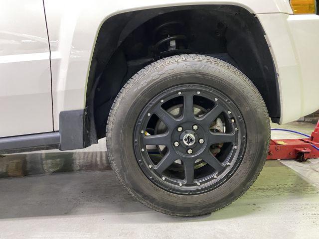 大阪府 大東市より ABA-MK74 クライスラー・ジープ パトリオット　スタッドレスタイヤ交換　サマー用タイヤローテーション　四条畷・寝屋川・守口・枚方・門真・交野・東大阪