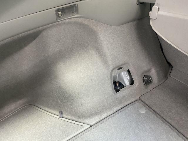 大阪府 四條畷市より トヨタ ZVW30 プリウス サスペンション 大阪府 四條畷市より トヨタ ZVW30 プリウス サスペンション