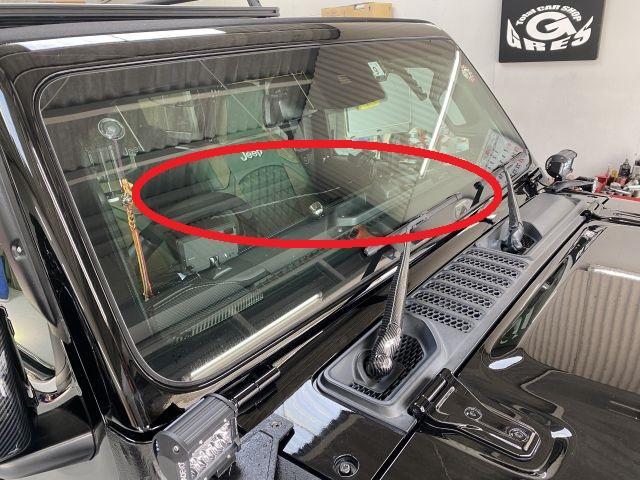 大阪府 東大阪市より クライスラー JL36L ラングラーアンリミテッド 鈑金修理
フロントガラス交換 四條畷・寝屋川・生駒・奈良・石切・門真・守口・枚方