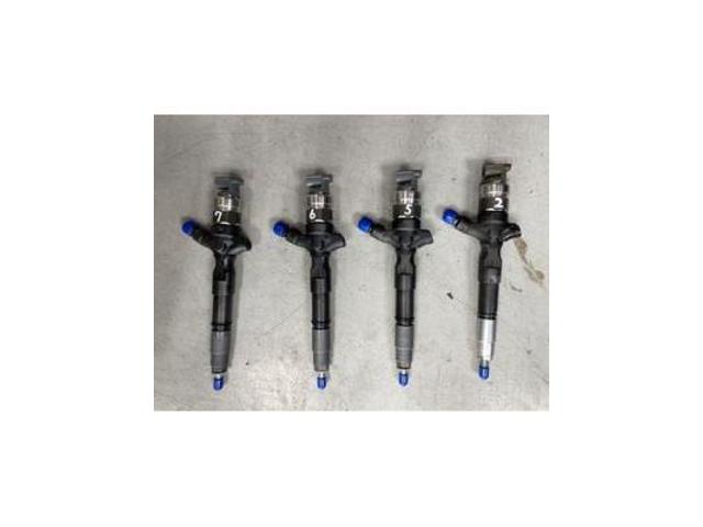 大阪府 四條畷市より トヨタ KDH200V ハイエース SGL エンジンの 大阪府 四條畷市より トヨタ KDH200V ハイエース SGL エンジンの