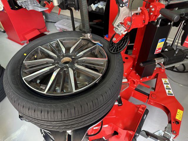 大阪府 寝屋川市より ホンダ RP3 ステップワゴン タイヤ交換・タイヤ直送・タイヤ持込交換 
パーツ持込取付 四條畷・門真・守口・大東・枚方・摂津・生駒・奈良