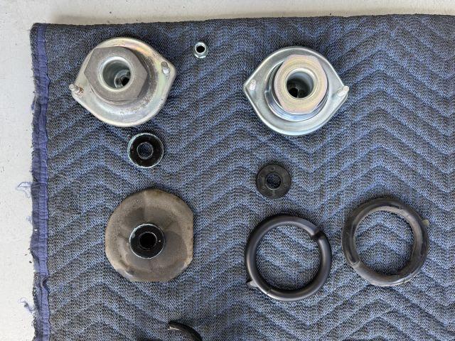 大阪府 高槻市より ダイハツ L175S ムーヴ フロントショックアッパーマウント交換
修理・整備　四條畷・寝屋川・枚方・交野・摂津・門真・大東・生駒・東大阪