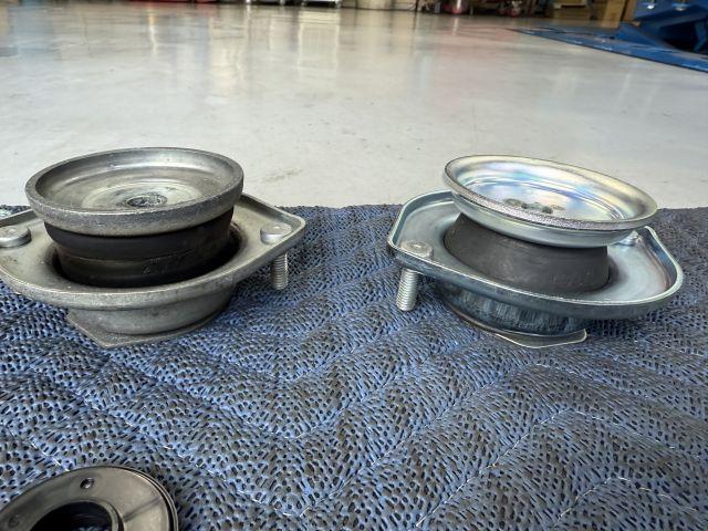 大阪府 高槻市より ダイハツ L175S ムーヴ フロントショックアッパーマウント交換
修理・整備　四條畷・寝屋川・枚方・交野・摂津・門真・大東・生駒・東大阪