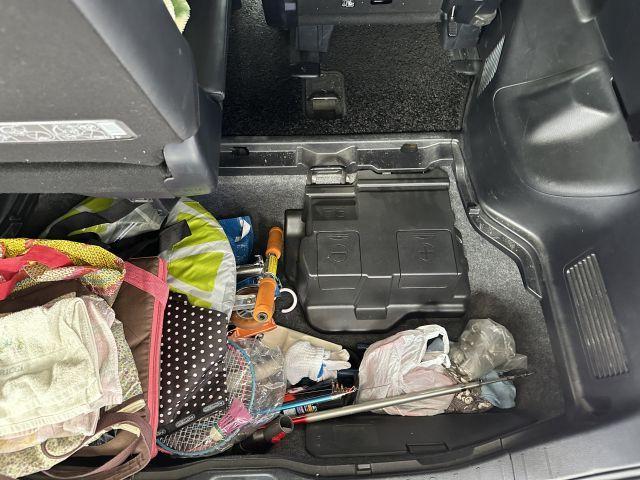 大阪府 大東市より トヨタ ZWR80 エスクァイア ハイブリッド　補器バッテリー持込交換 パーツ持込取付
四條畷・生駒・門真・枚方・摂津・寝屋川・奈良・守口・交野・東大阪