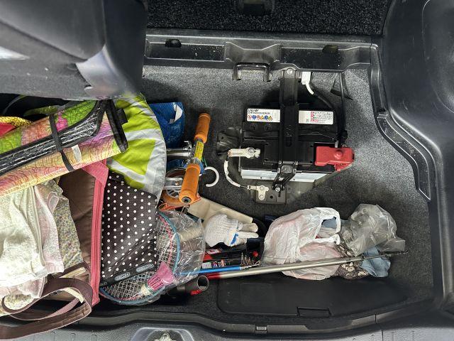 大阪府 大東市より トヨタ ZWR80 エスクァイア ハイブリッド　補器バッテリー持込交換 パーツ持込取付
四條畷・生駒・門真・枚方・摂津・寝屋川・奈良・守口・交野・東大阪