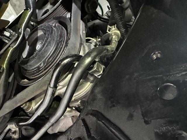 大阪府 堺市より トヨタ JZS143 クラウン オイル漏れ エンジン関連
四條畷・八尾・門真・守口・吹田・摂津・枚方・高槻・寝屋川・交野