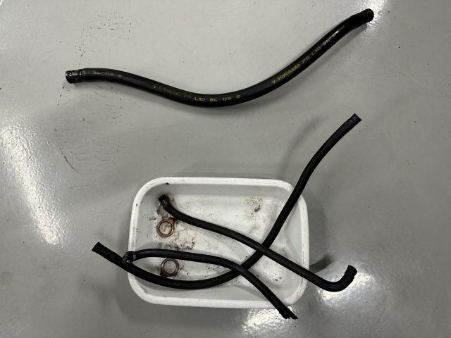 大阪府 堺市より トヨタ JZS143 クラウン オイル漏れ エンジン関連
四條畷・八尾・門真・守口・吹田・摂津・枚方・高槻・寝屋川・交野