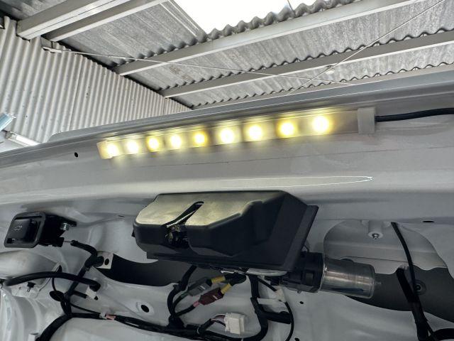 大阪市 旭区より レクサス ES300 エンブレム パーツ持込取付
四條畷・枚方・東大阪・大東・八尾・生駒・守口・摂津・吹田