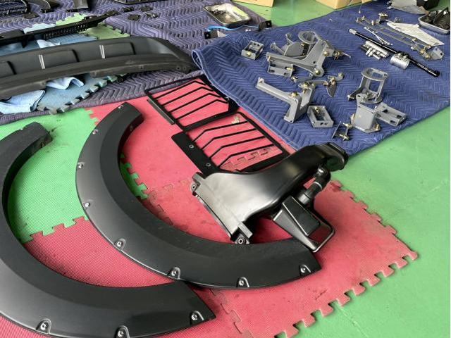 デリカD:5の4インチリフトアップ作業開始　BFグッドリッチ 奈良 オイル交換 大阪 車検 修理 JLラングラー JAOS WAKO'S 関西 150プラド トライトン LC2T デリカD:5 ARB 事故対応  カスタム 4WD　カスタム