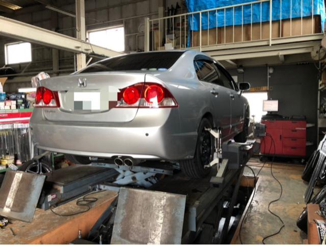 滋賀県　甲賀市　シビック　FD1　KYBローファー取り付け　アライメント測定調整　