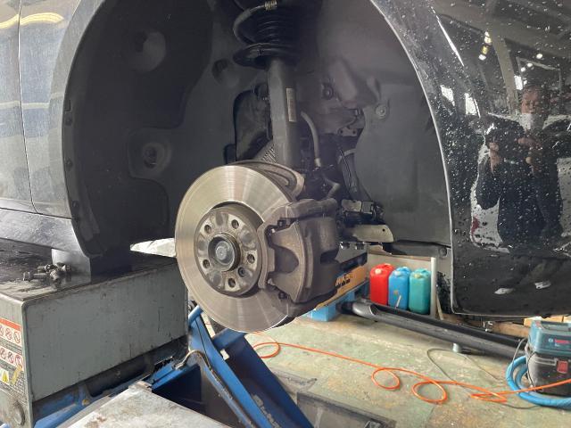 BMW　2ｼﾘｰｽﾞ　218iグランツアラー　前後ローター　前後パッド　センサー持ち込み交換　滋賀県　甲賀市　水口町