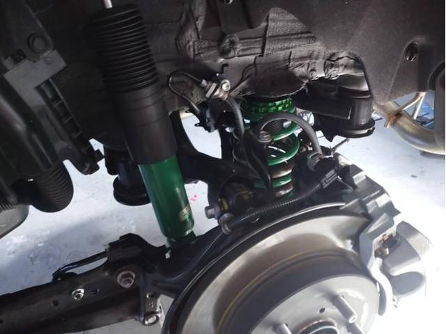 大阪府守口市のテクニカルオートです^^今回は、トヨタ ハリアーの車高調取り付け作業のご紹介です^^